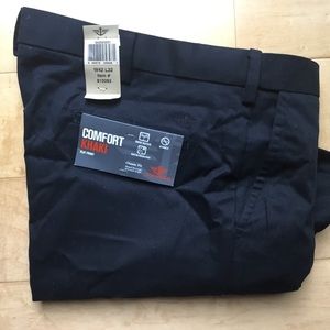 KHAKI DOCKERS Men’s pants, 42Wx32L, flat front, black